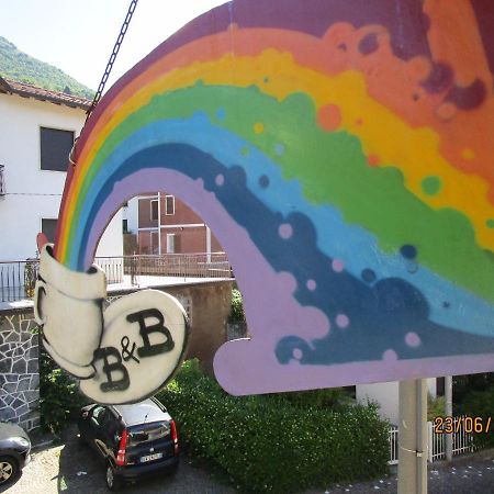 Rainbow House Apartment Esino Lario Bagian luar foto