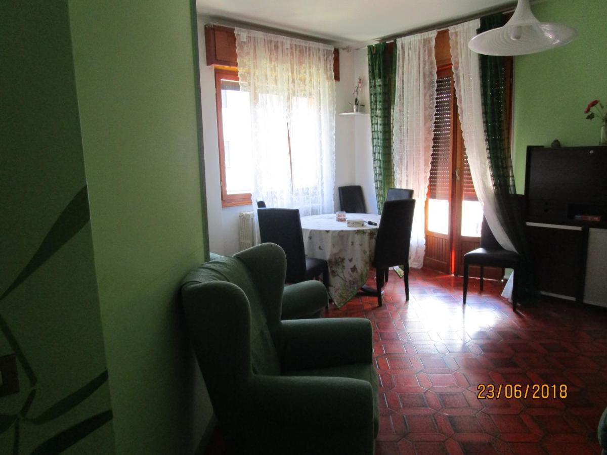 Rainbow House Apartment Esino Lario Bagian luar foto